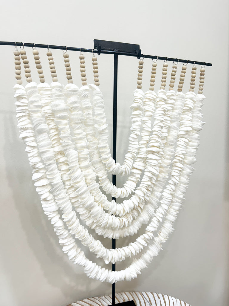 Bingin Shell Necklace With Stand