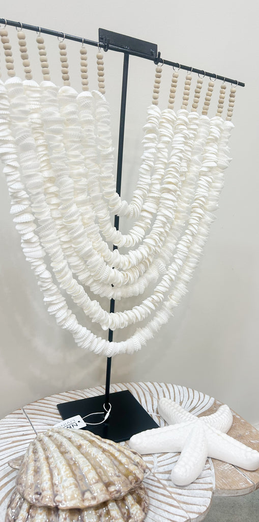 Bingin Shell Necklace With Stand