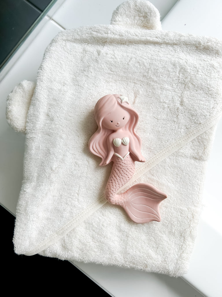 Maeve the Mermaid Teether (Berry)