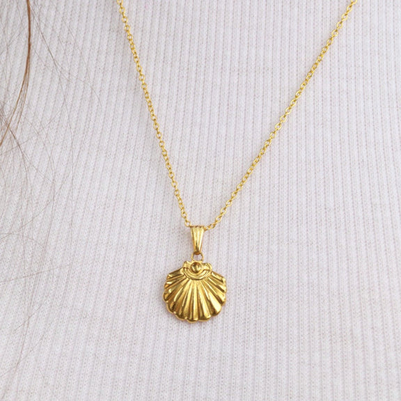 BLC Jewellery - Penida | 18K Gold Plated or Stainless Steel Shell Pendant Necklace