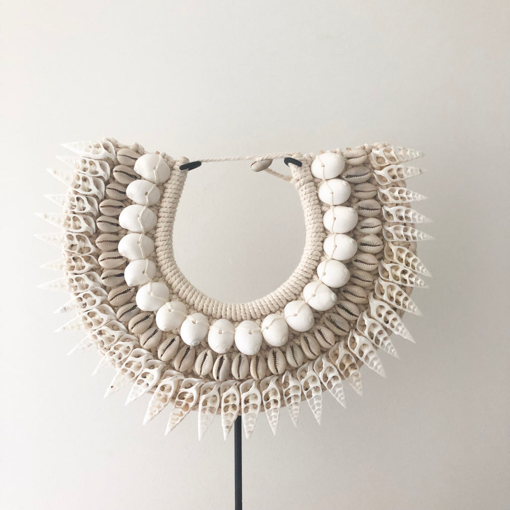 Kacia Shell Necklace with Stand
