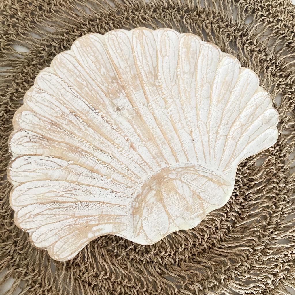 Alyce Wooden Clam Shell Plate