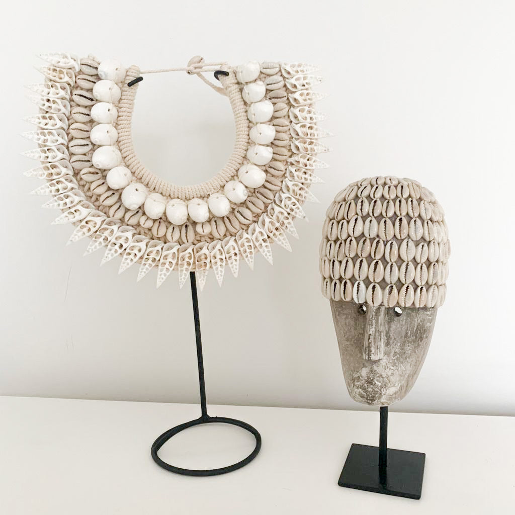 Kacia Shell Necklace with Stand